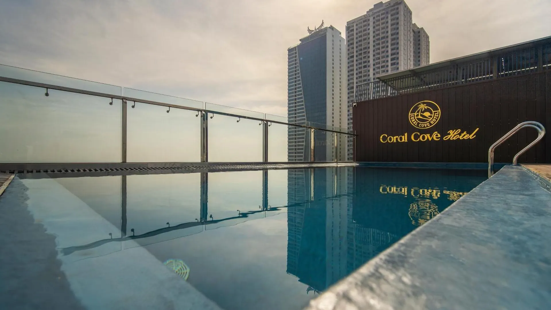 Coral Cove Hotel Da Nang 4*,
